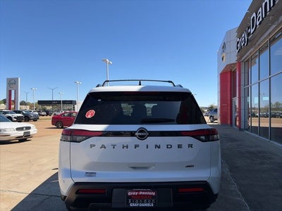 2026 Nissan Pathfinder SV