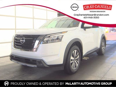 2025 Nissan Pathfinder SL