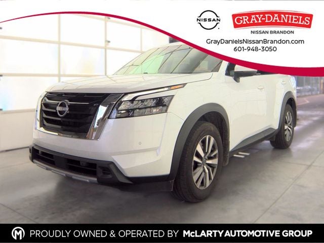 2025 Nissan Pathfinder SL