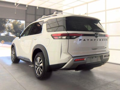 2025 Nissan Pathfinder SL