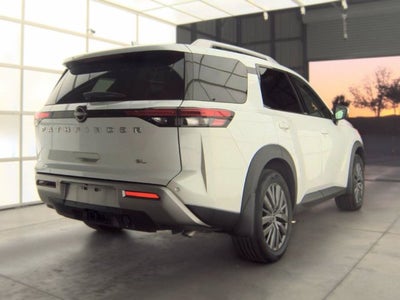2025 Nissan Pathfinder SL