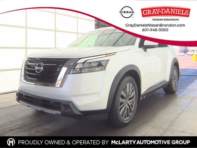 2025 Nissan Pathfinder SL