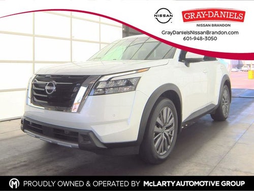 2025 Nissan Pathfinder SL