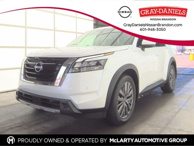 2025 Nissan Pathfinder SL