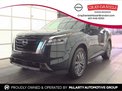2025 Nissan Pathfinder SL