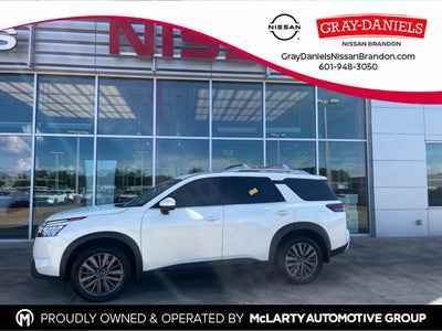 2024 Nissan Pathfinder SL