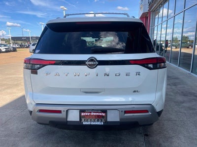 2024 Nissan Pathfinder SL