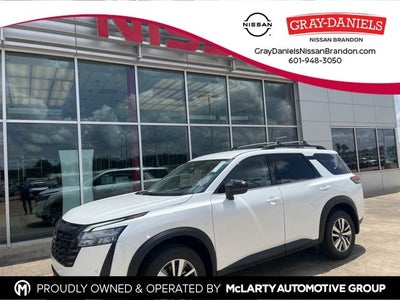 2026 Nissan Pathfinder SL