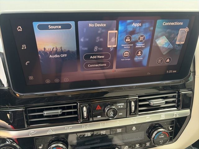 2026 Nissan Pathfinder SL