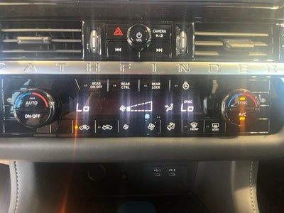 2026 Nissan Pathfinder SL
