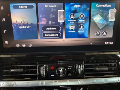 2026 Nissan Pathfinder SL