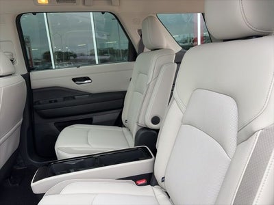 2026 Nissan Pathfinder SL