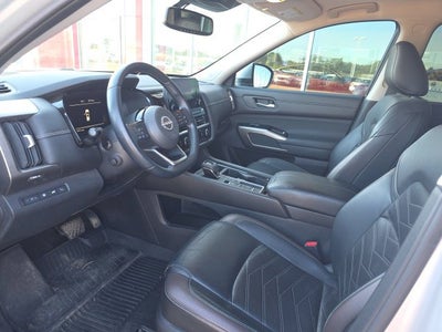 2022 Nissan Pathfinder Platinum