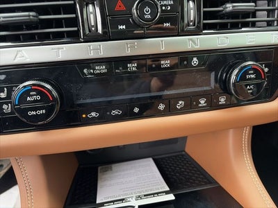 2026 Nissan Pathfinder Platinum