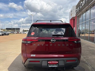 2026 Nissan Pathfinder Platinum