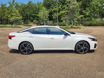 2025 Nissan Altima 2.5 SR