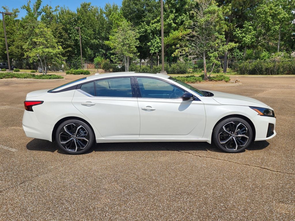 2025 Nissan Altima 2.5 SR