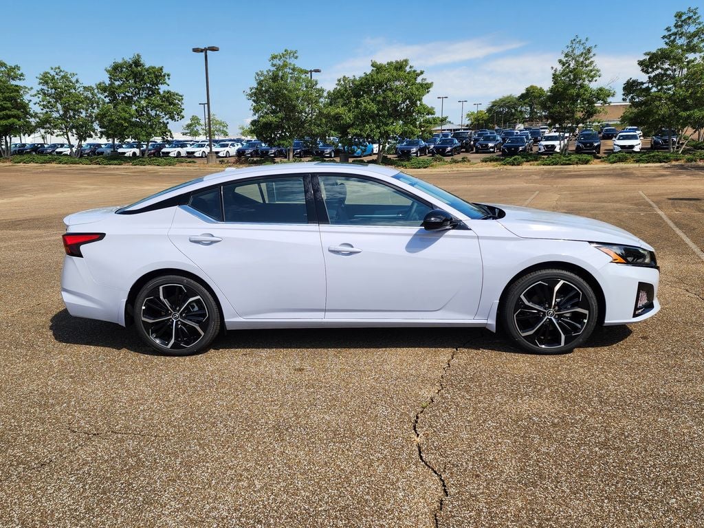 2025 Nissan Altima 2.5 SR