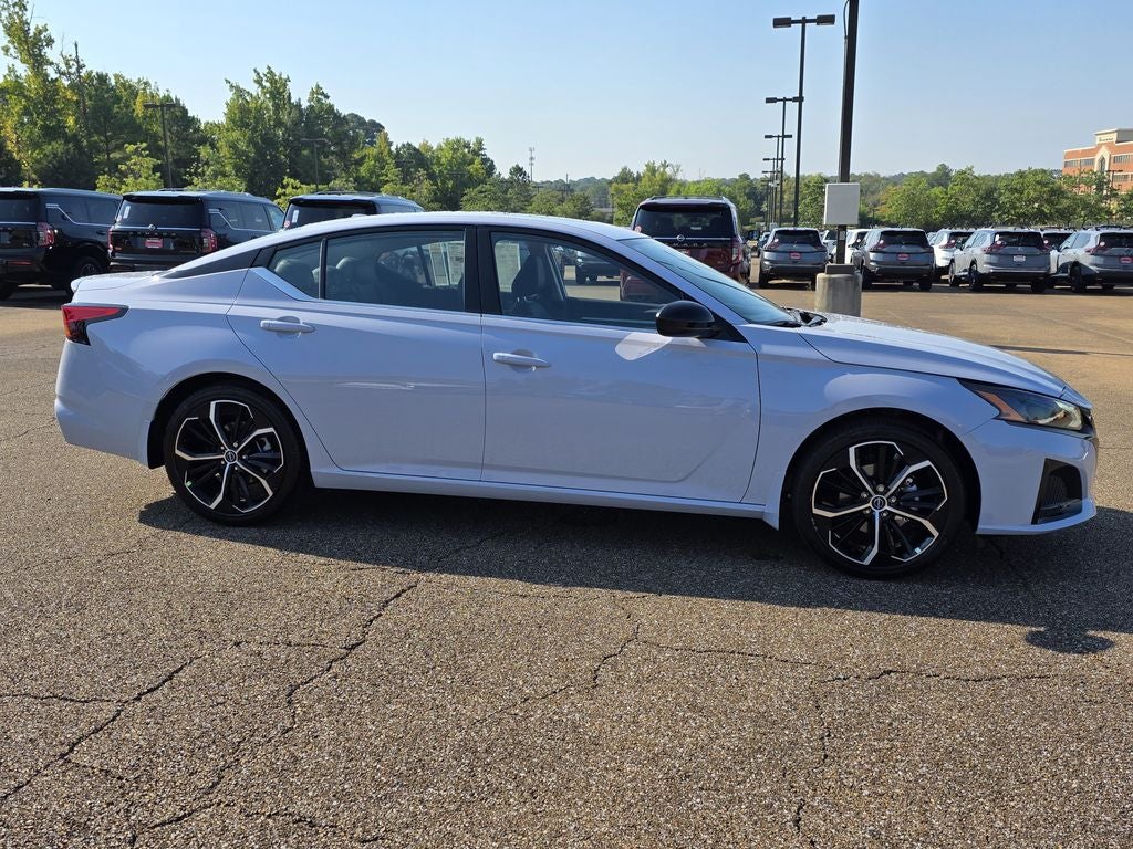 2025 Nissan Altima 2.5 SR