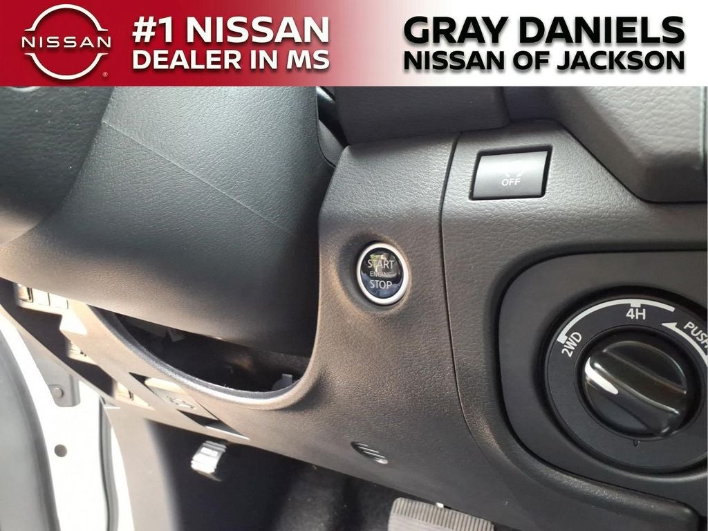 2025 Nissan Frontier SV