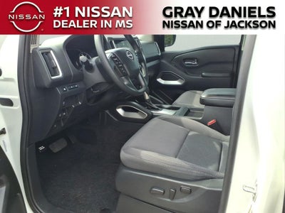 2025 Nissan Frontier SV