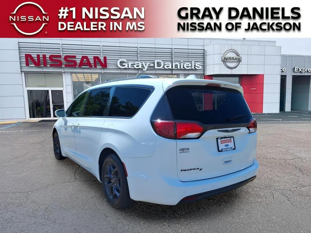 2020 Chrysler Pacifica Touring L Plus