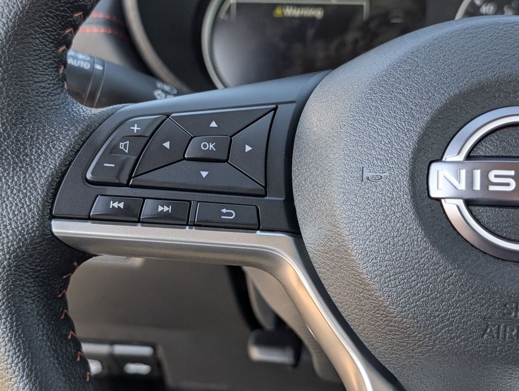 2025 Nissan Versa 1.6 SR