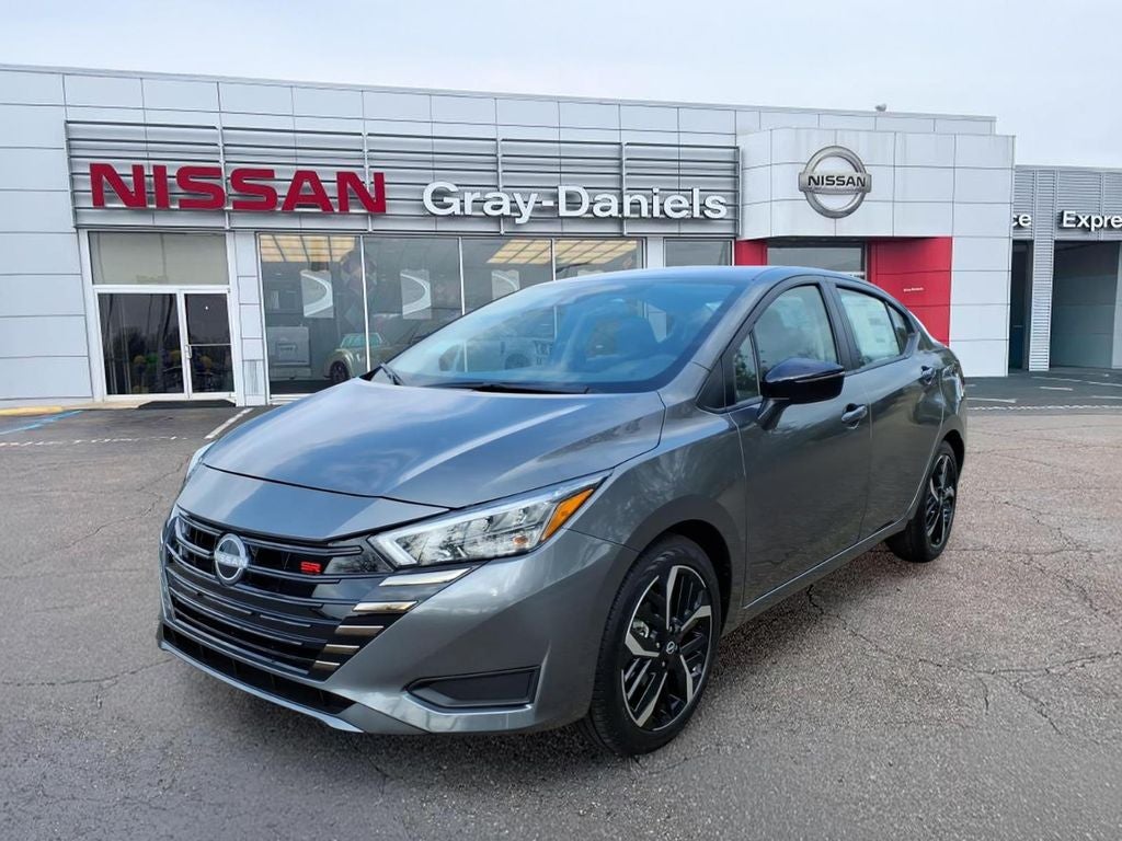 2025 Nissan Versa 1.6 SR