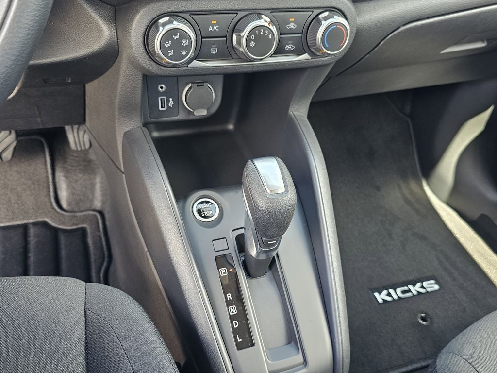 2025 Nissan Kicks Play S