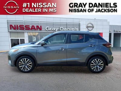 2022 Nissan Kicks SV