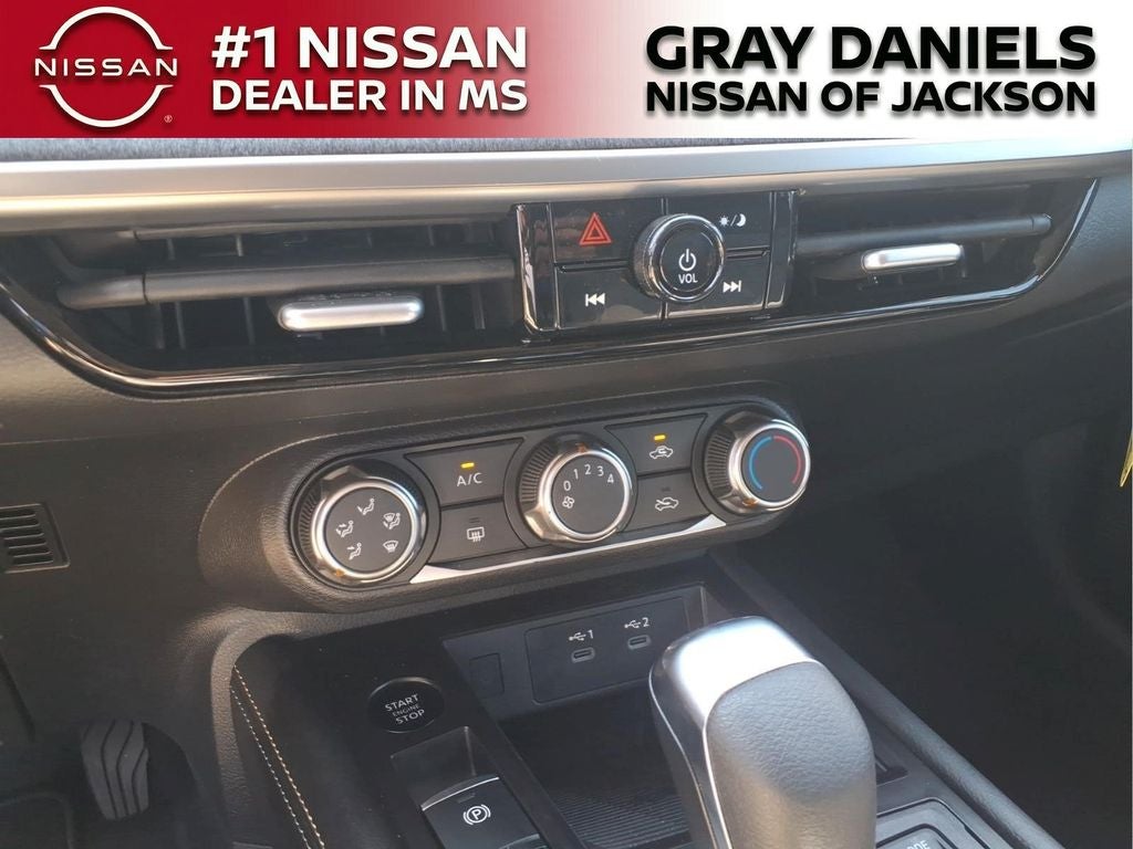 2025 Nissan Kicks SV