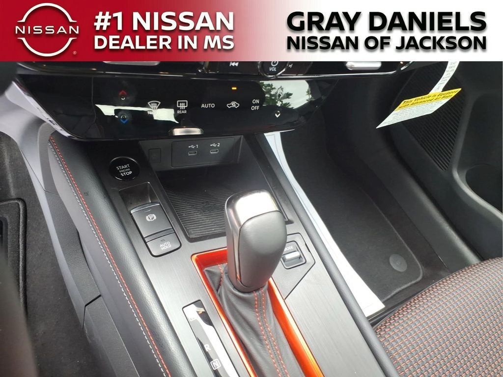 2025 Nissan Kicks SR