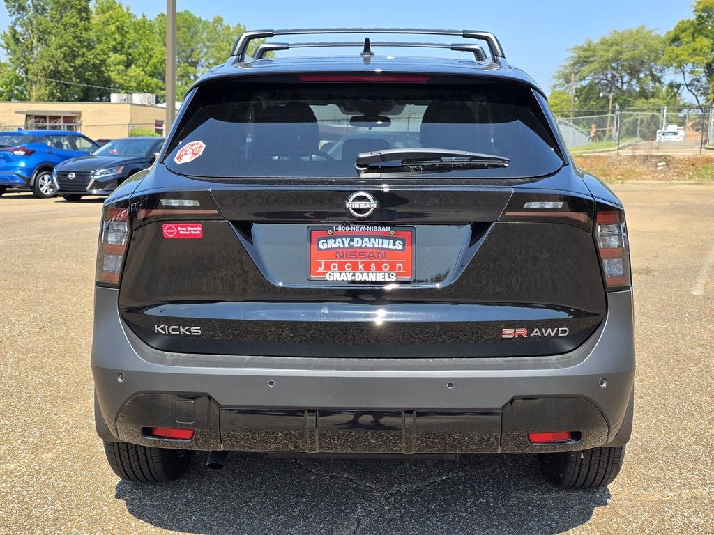 2025 Nissan Kicks SR