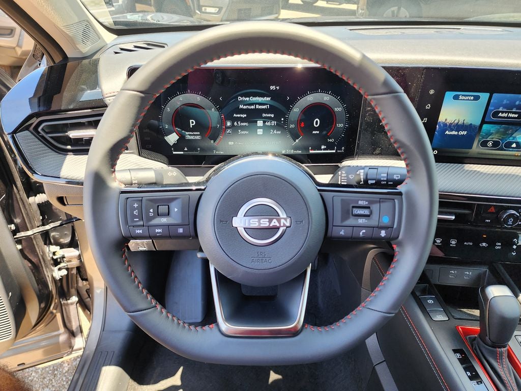 2025 Nissan Kicks SR