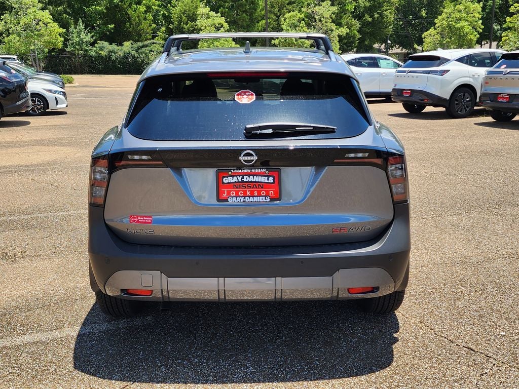 2025 Nissan Kicks SR