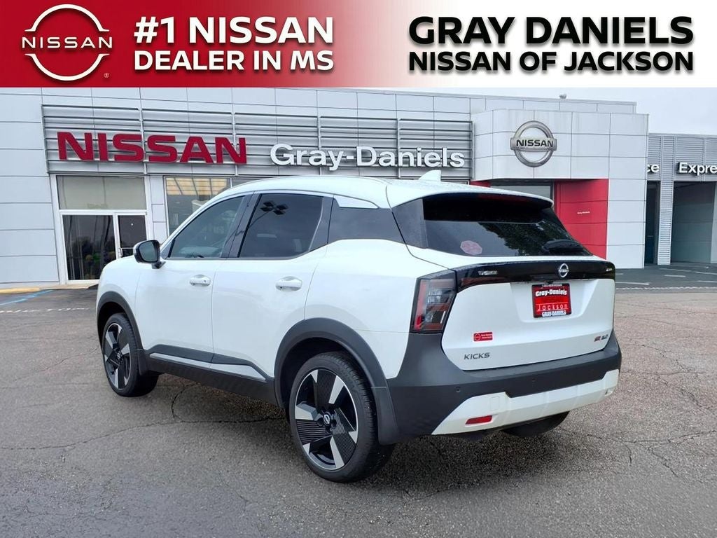 2025 Nissan Kicks SR
