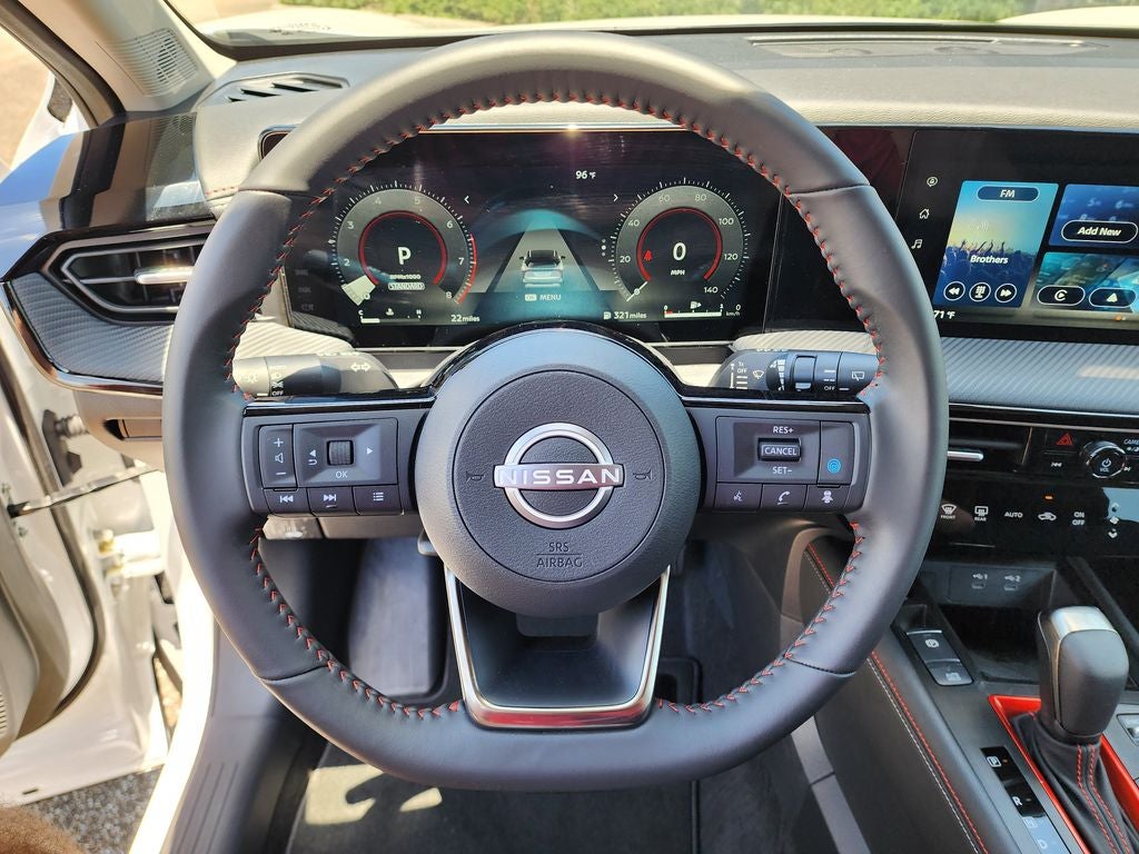 2025 Nissan Kicks SR