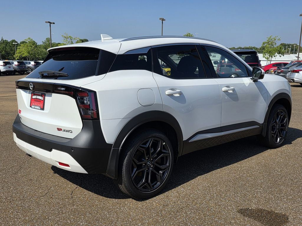 2025 Nissan Kicks SR