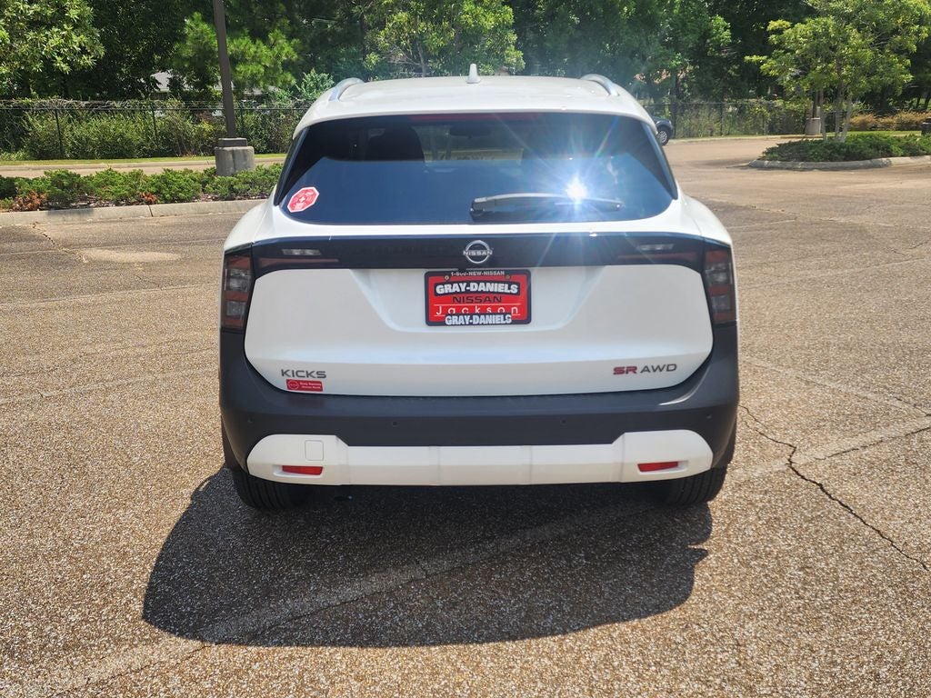 2025 Nissan Kicks SR