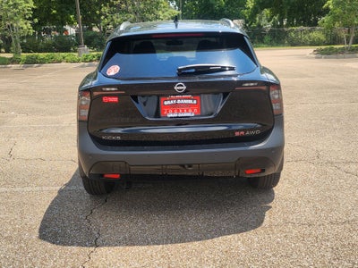 2025 Nissan Kicks SR