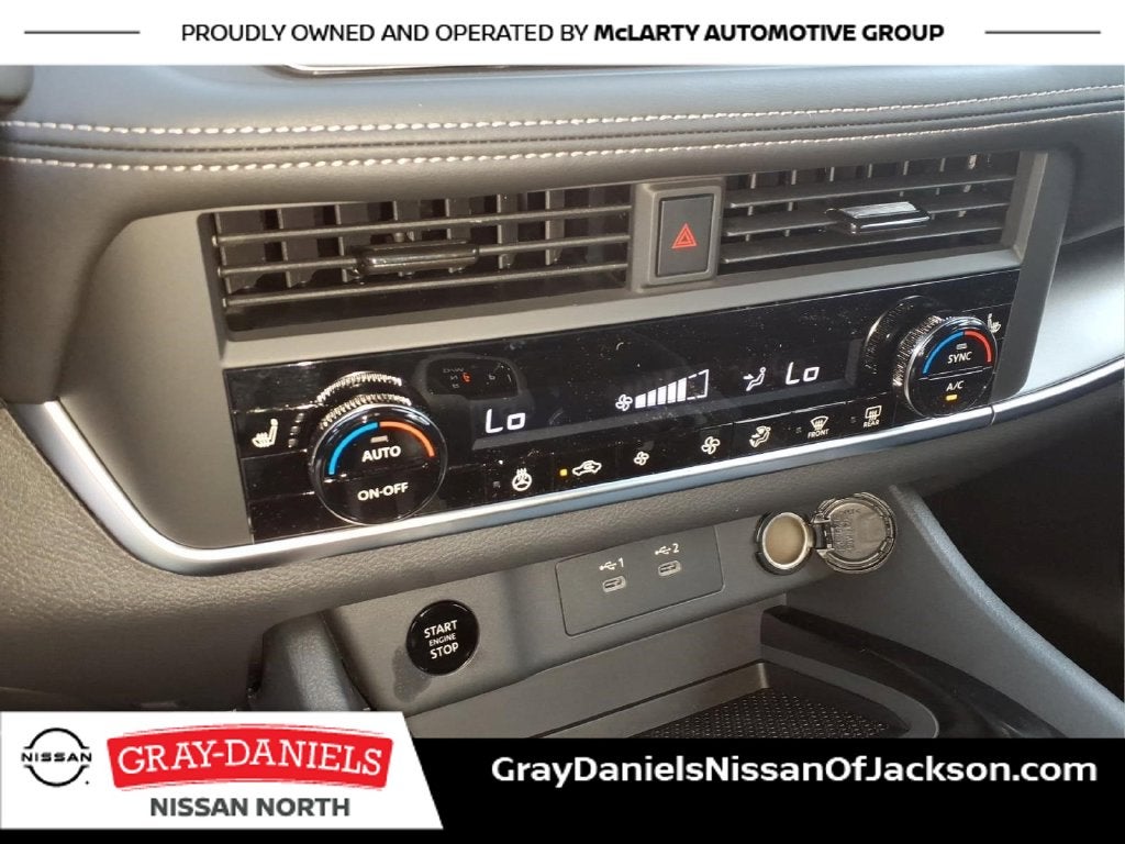 2026 Nissan Rogue Dark Armor