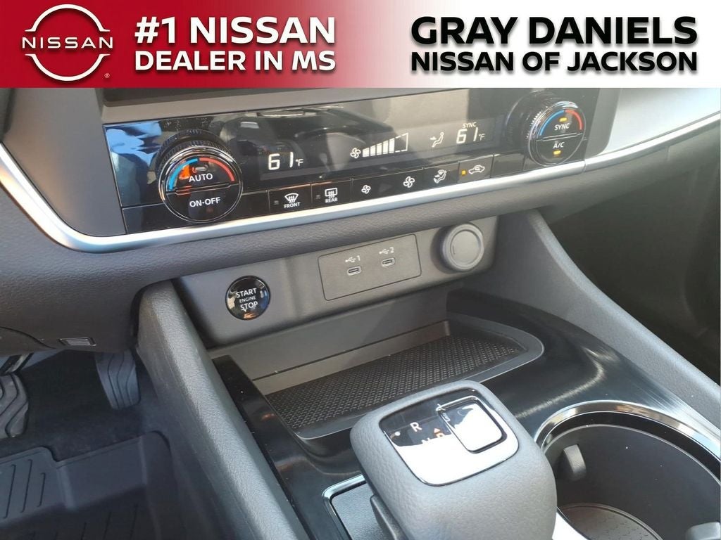 2026 Nissan Rogue SV