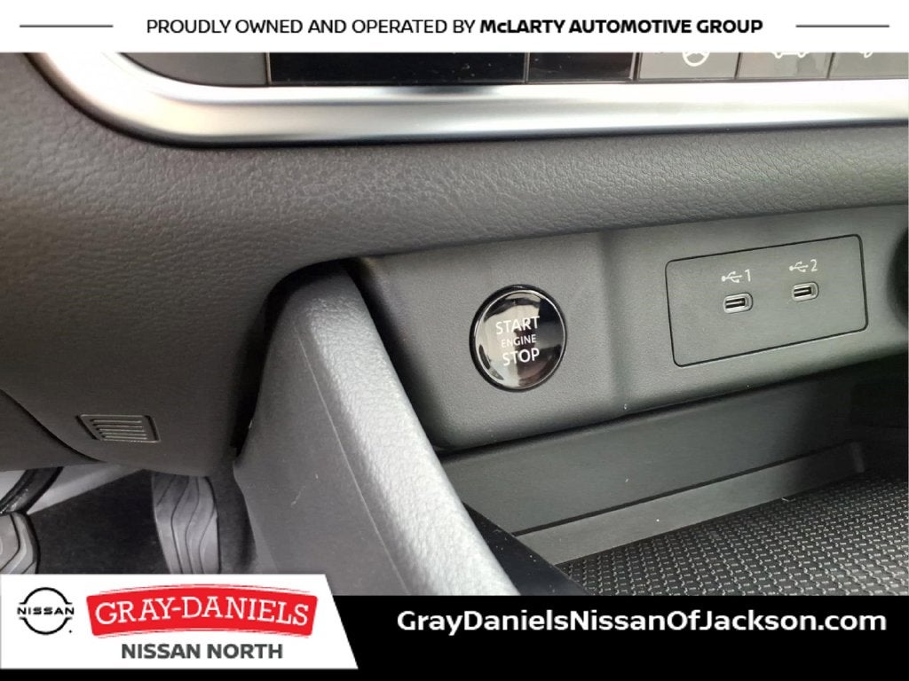 2026 Nissan Rogue Dark Armor