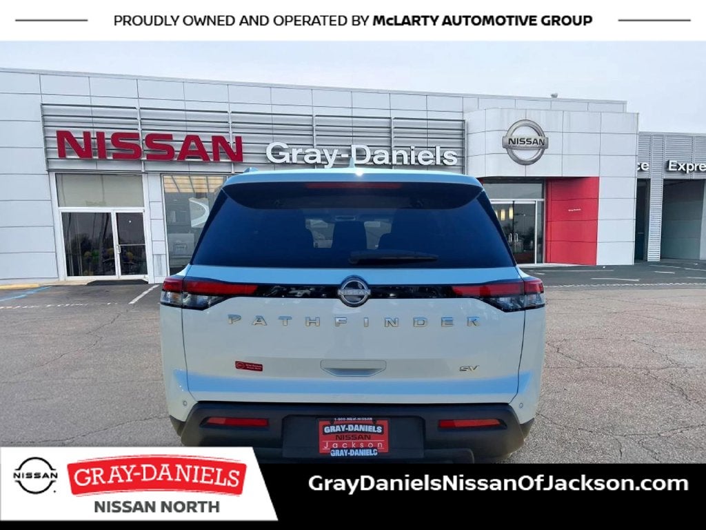 2024 Nissan Pathfinder SV