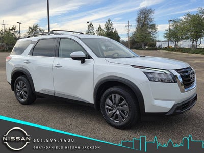 2025 Nissan Pathfinder SV