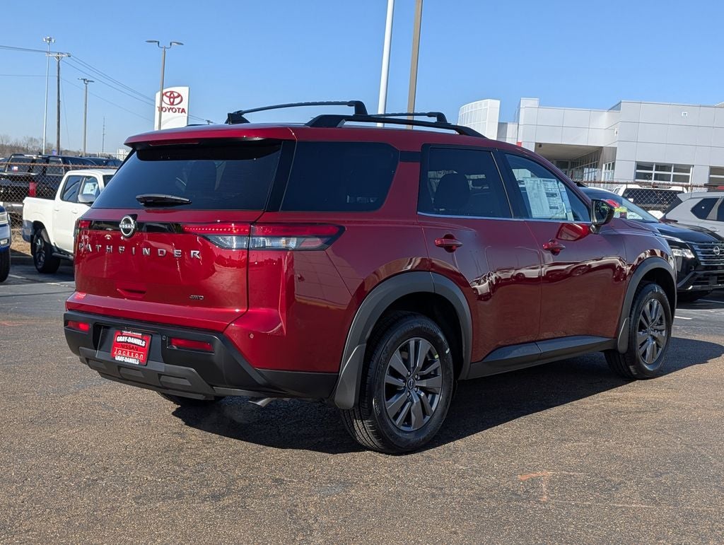 2026 Nissan Pathfinder SV