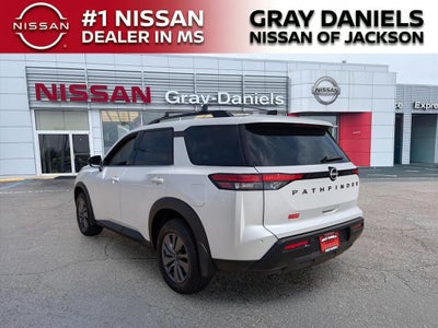 2026 Nissan Pathfinder SV