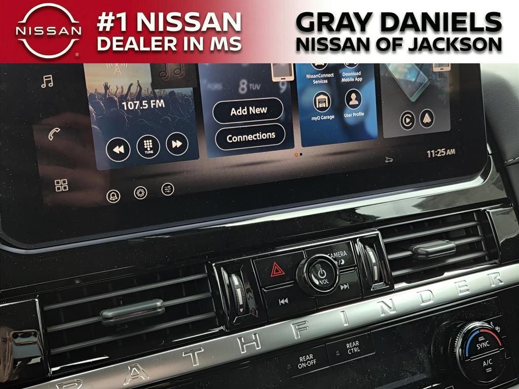 2026 Nissan Pathfinder SV