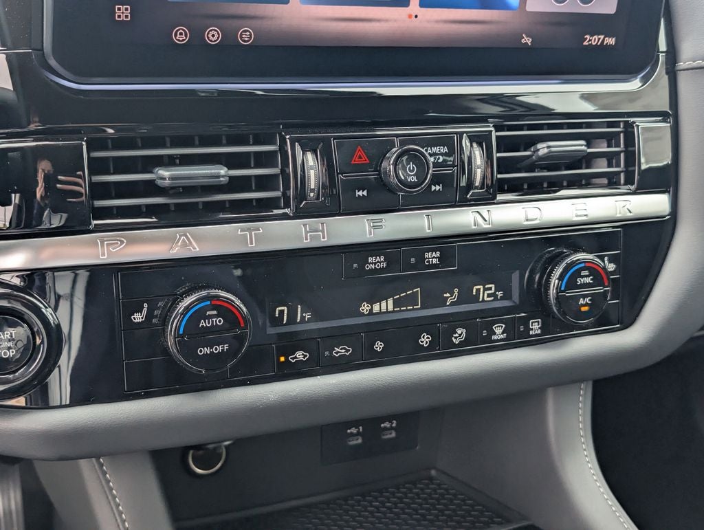 2026 Nissan Pathfinder SV