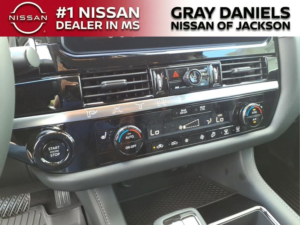 2026 Nissan Pathfinder SV